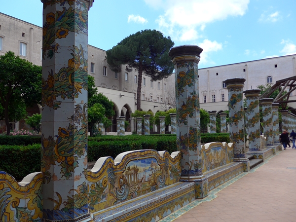 Klosterhof mit Säulen Santa Chiara