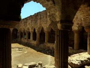 lipari_kreuzgang des normannischen_klosters_01