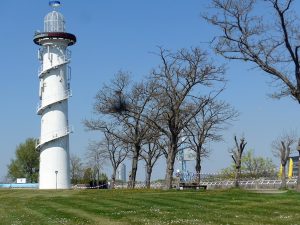 Leuchttum oberhalb der Reichsbrücke